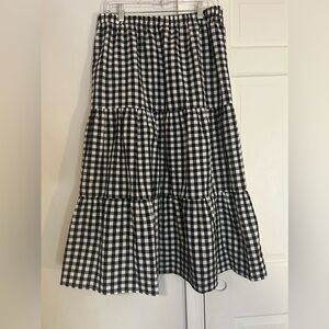 Cider XL Woven High Rise Gingham Tiered Midi Skirt in Dark Navy